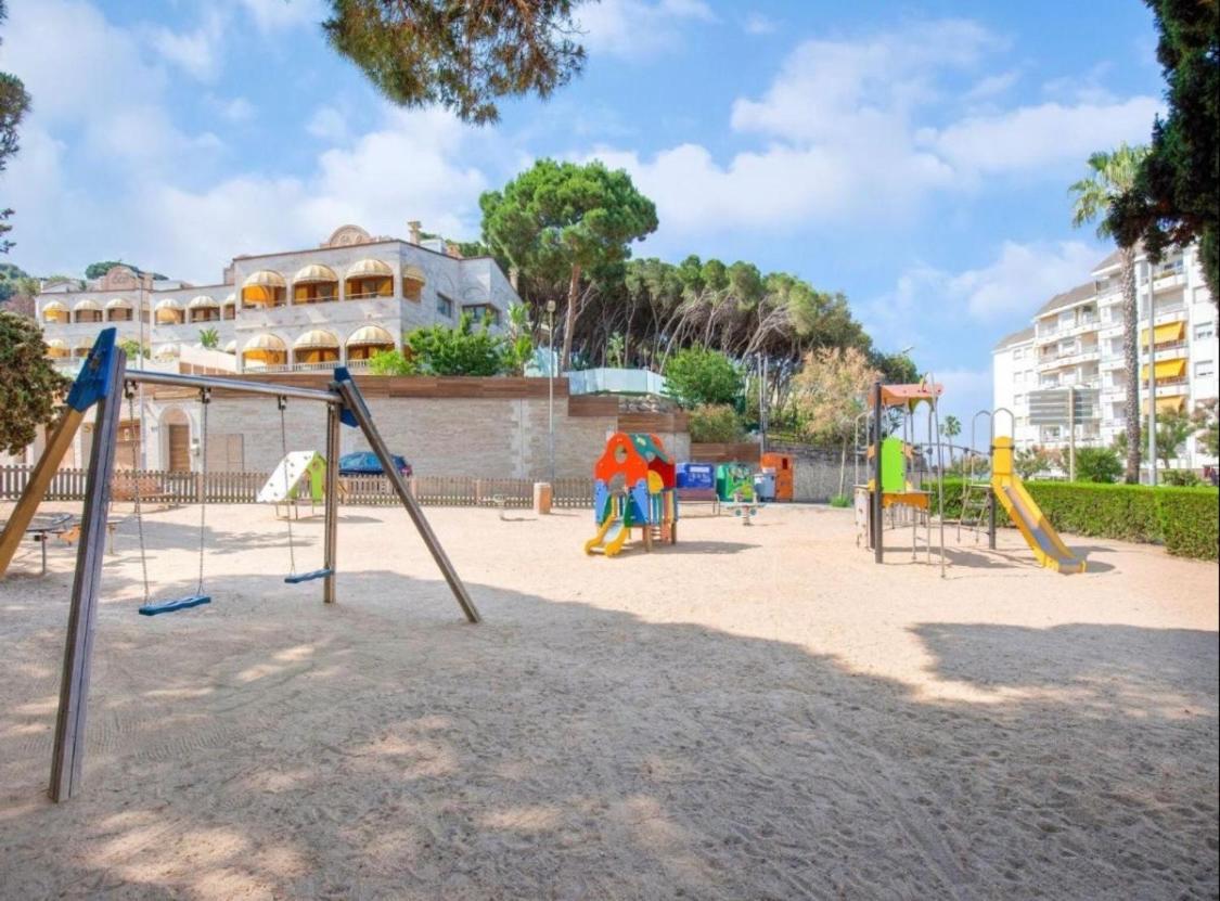 Seahomes Vacations, La Mer Bleue, Beach&Pool, Pk, Full Equipped In Fenals Beach Lloret de Mar Eksteriør bilde